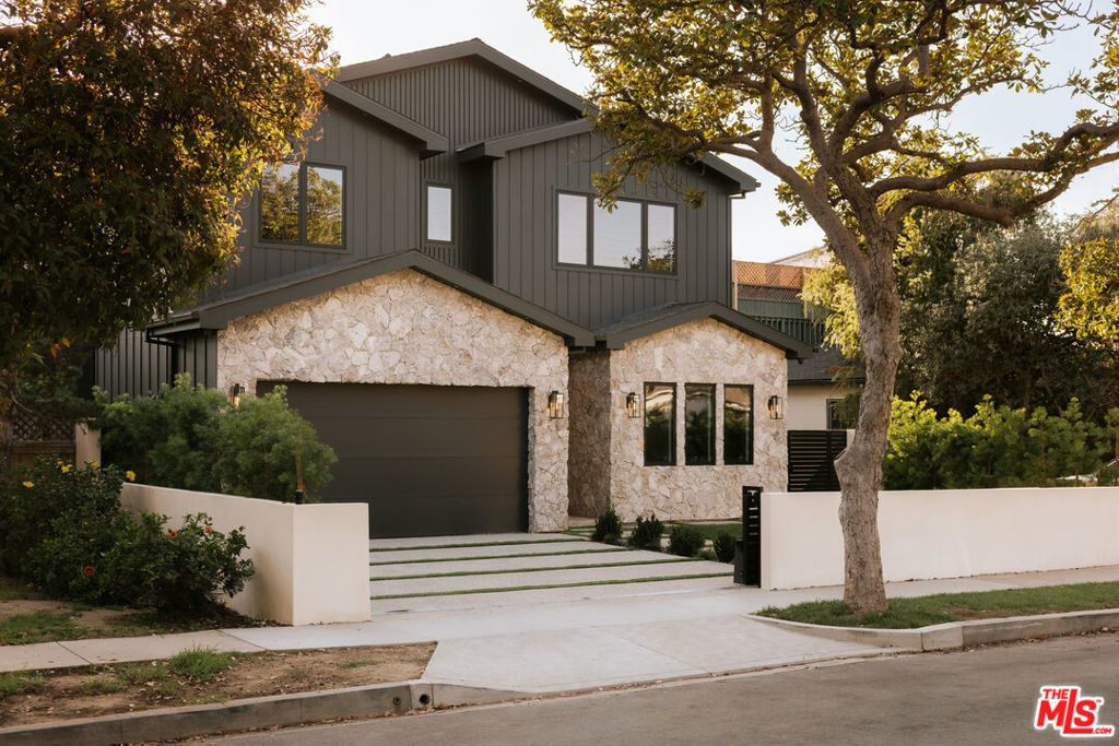 3621 Moore Street, Los Angeles