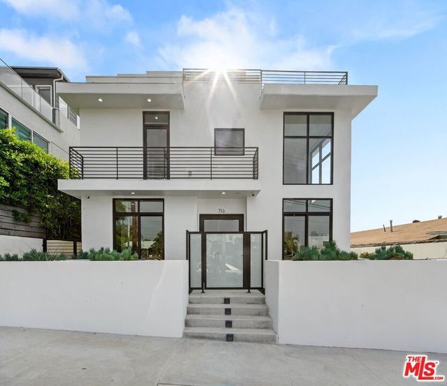 716 Lucile Avenue, Los Angeles