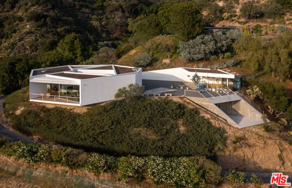 3947 Markridge Road, La Crescenta