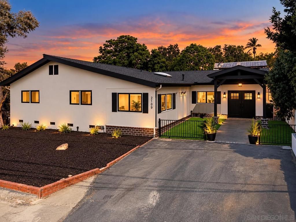210 S Orange Ave, Fallbrook