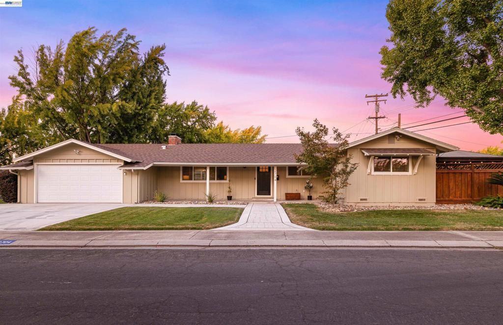 2704 Hampshire Lane, Modesto