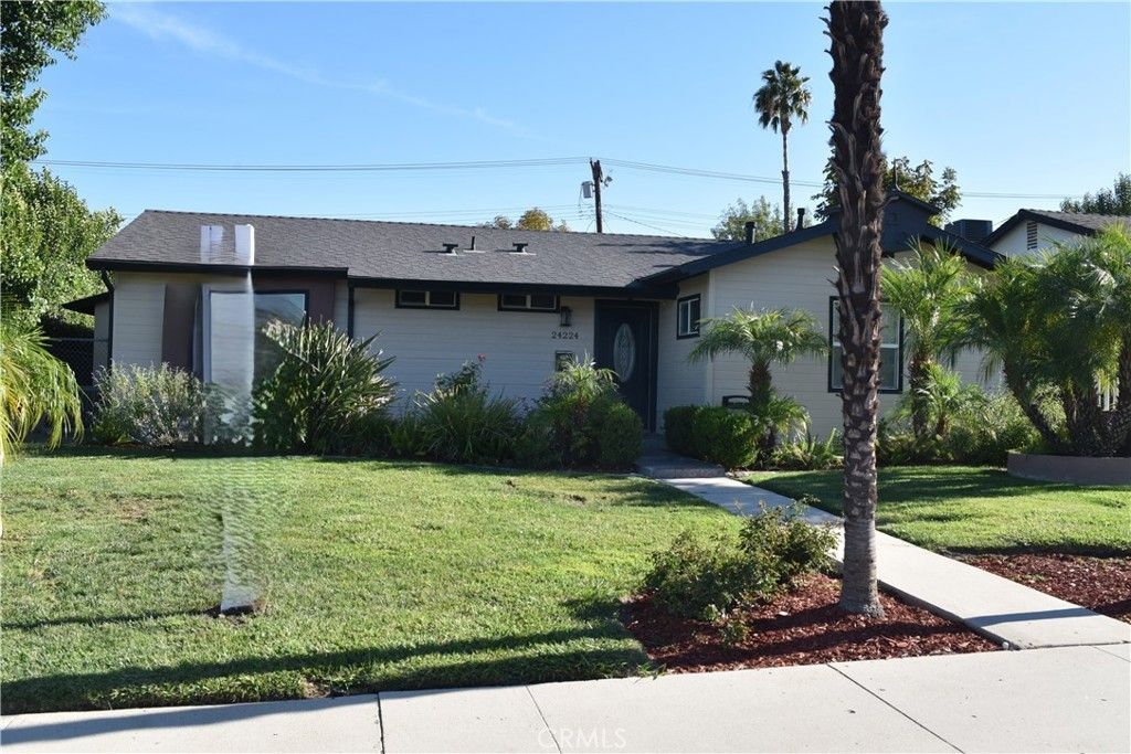 24224 Victory, Woodland Hills