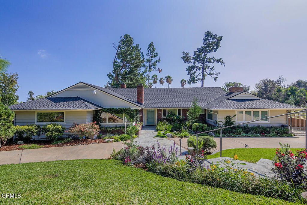 1390 E Palm Street, Altadena
