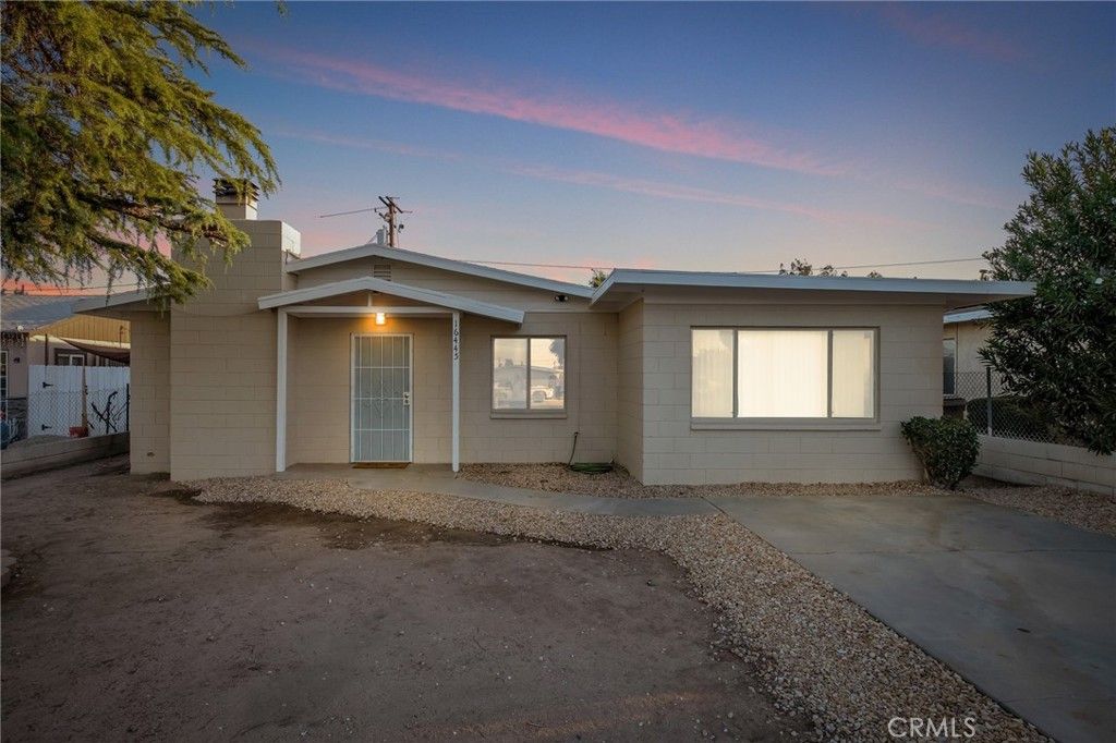 16445 Live Oak, Hesperia