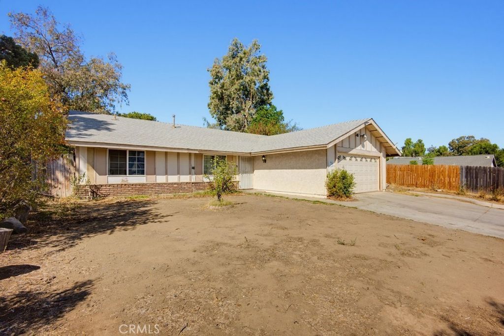 10017 Eddystone, Riverside
