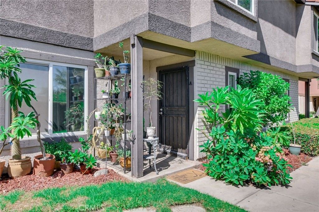 1802 N Vineyard, Ontario