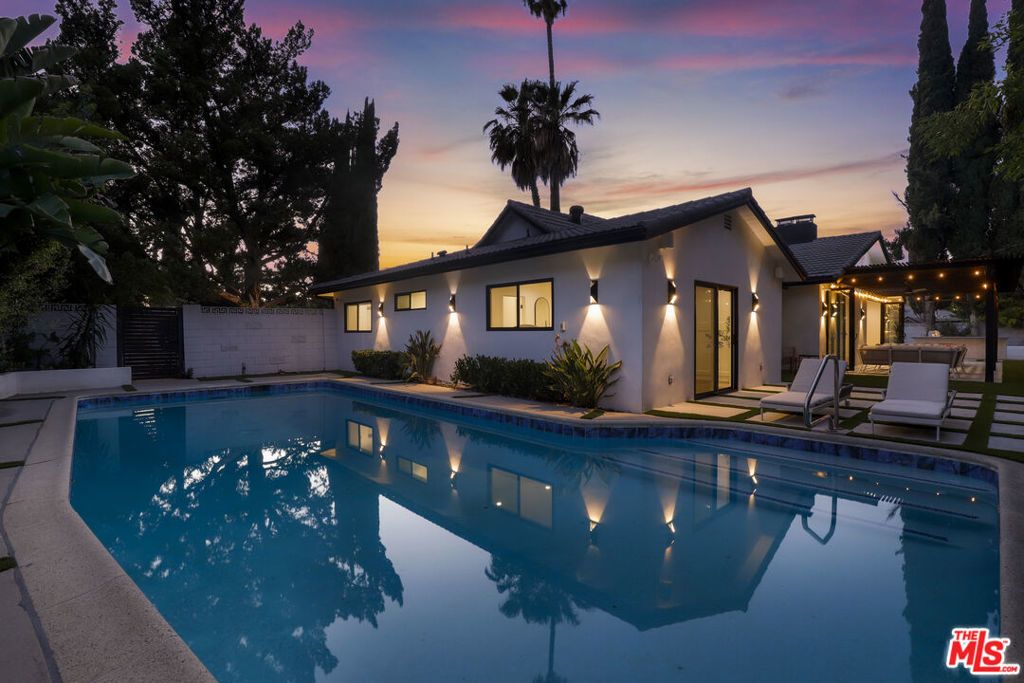 5900 Nita Avenue, Woodland Hills