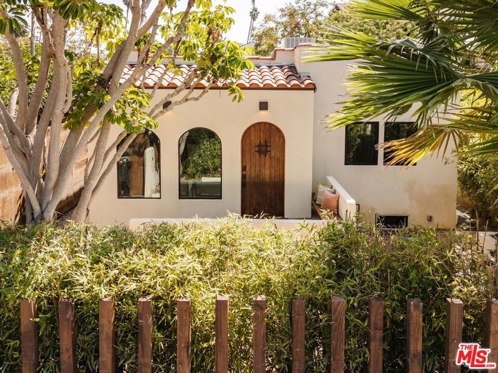 908 California Avenue, Venice