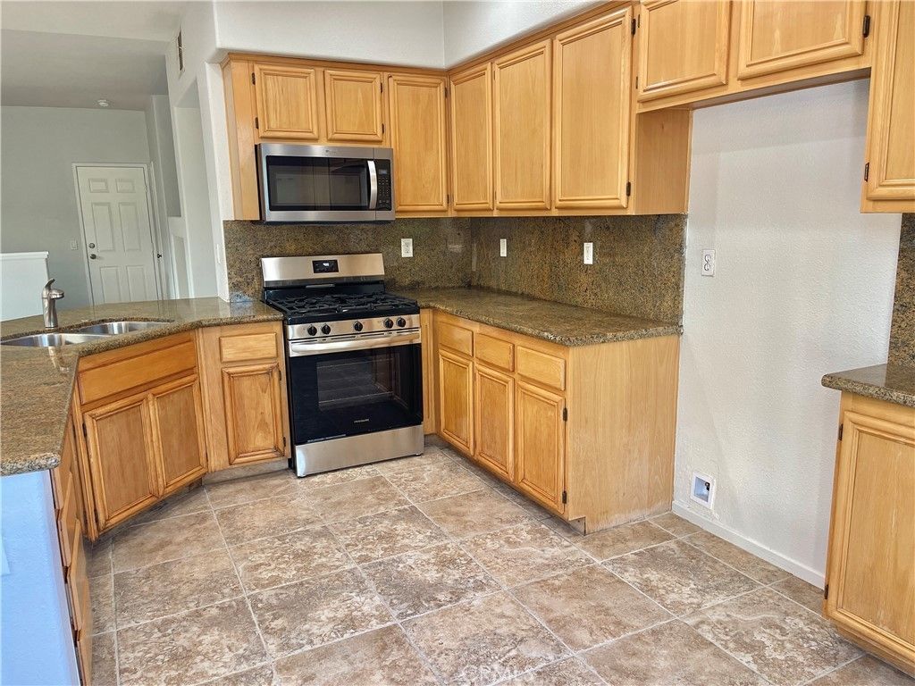 25192 Meadow Walk # 1, Murrieta