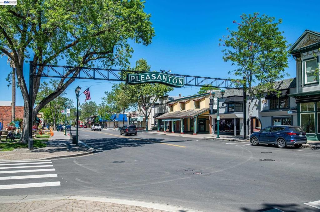 3861 Vine St, Pleasanton