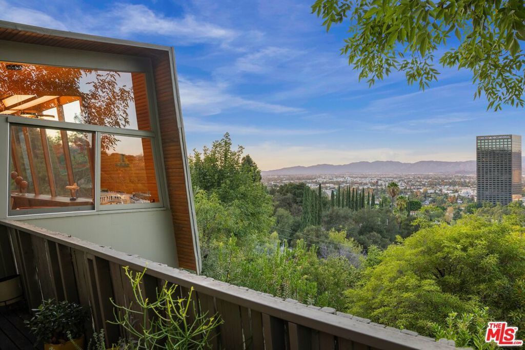 3580 Multiview Drive, Los Angeles