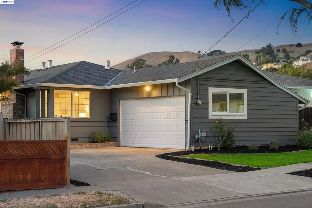 528 Fairway St, Hayward