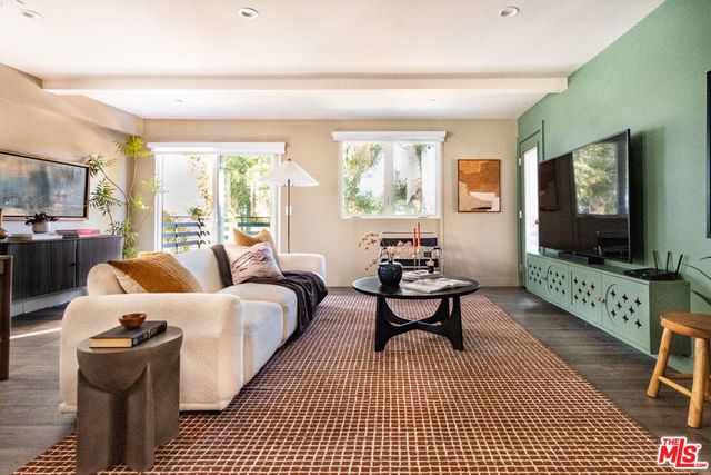 4820 Buchanan Street, Los Angeles