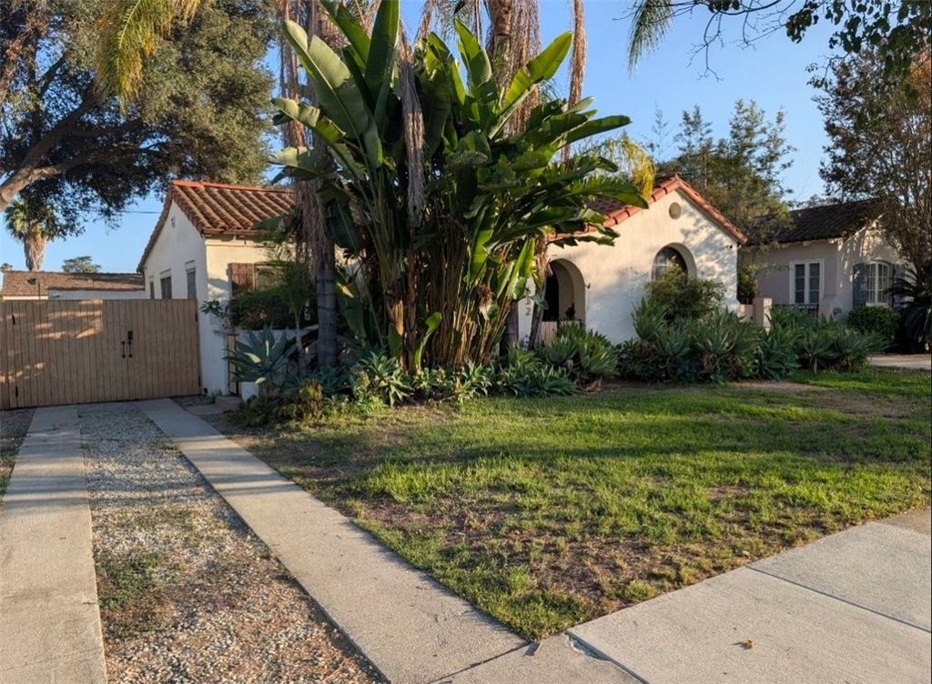 632 Plymouth, San Marino