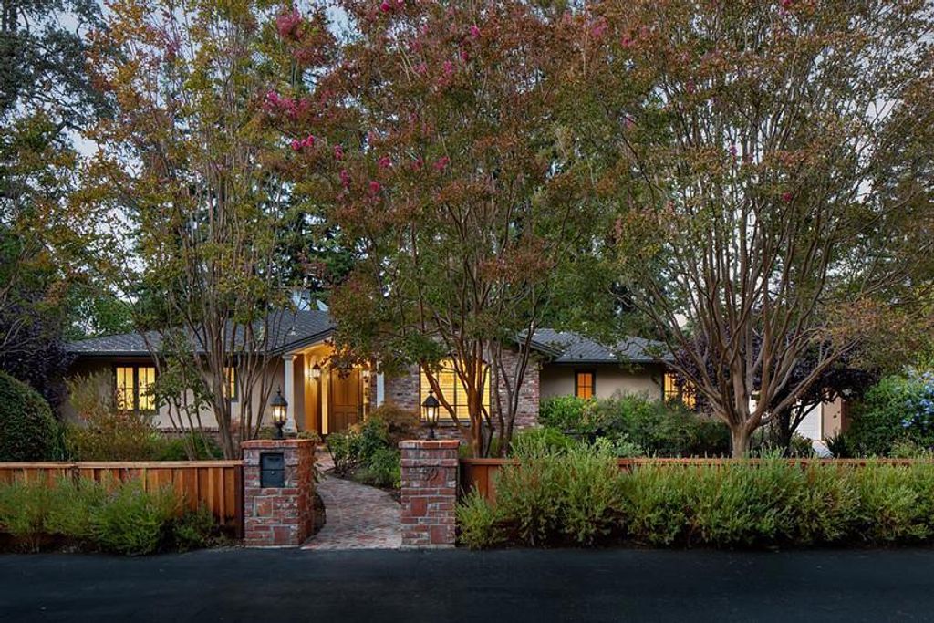 59 Nora Way, Atherton