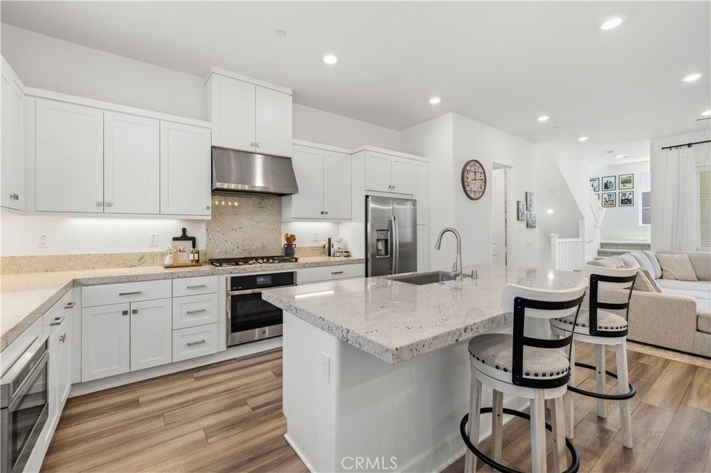 27420 Horizon View, Valencia