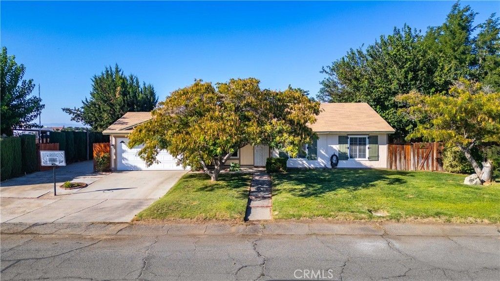 17247 Mossdale, Lancaster