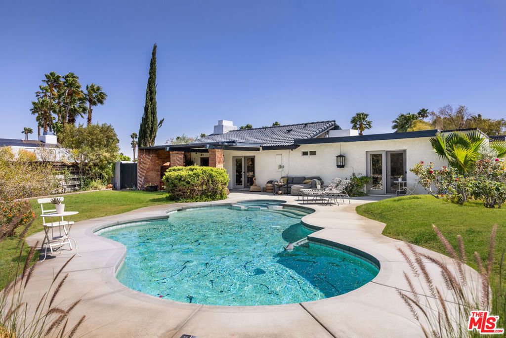 772 E El Conquistador, Palm Springs