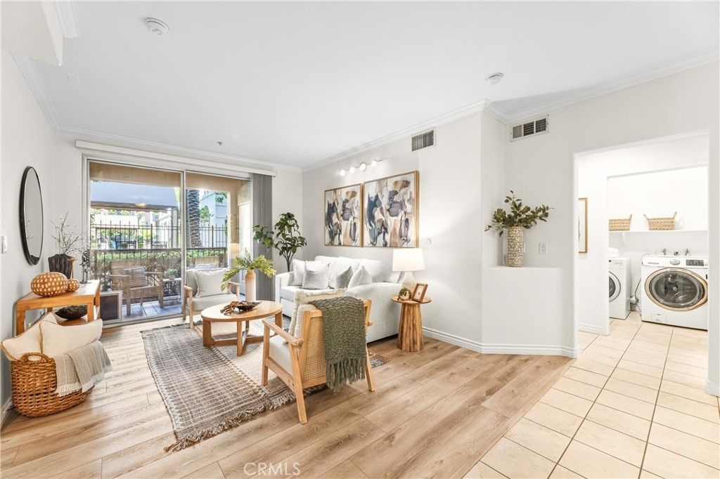 2105 Watermarke, Irvine