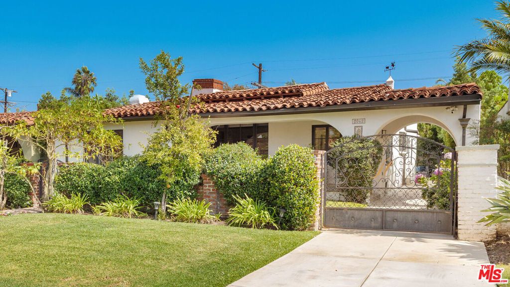 1042 Alvira Street, Los Angeles