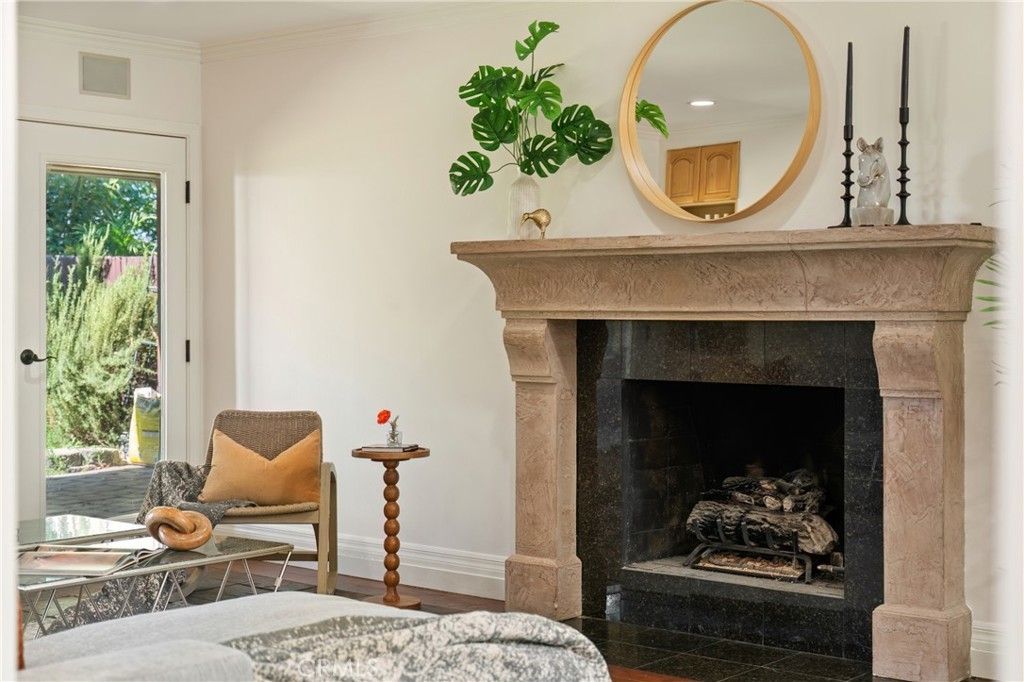 26096 Adamor Road, Calabasas
