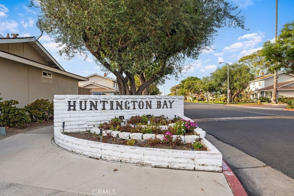 10166 Disney, Huntington Beach