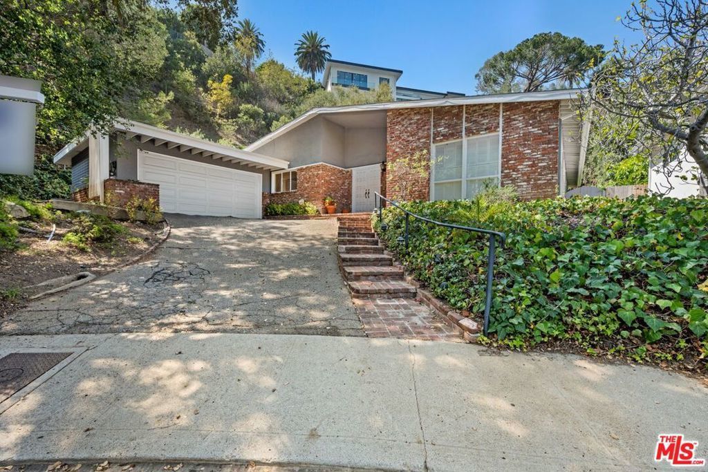 13331 Westcove Drive, Los Angeles