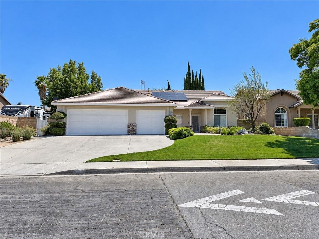 6126 W Avenue L12, Lancaster