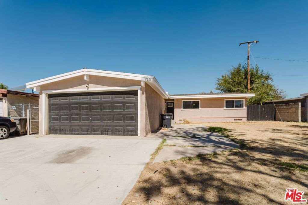 713 W Avenue H10, Lancaster