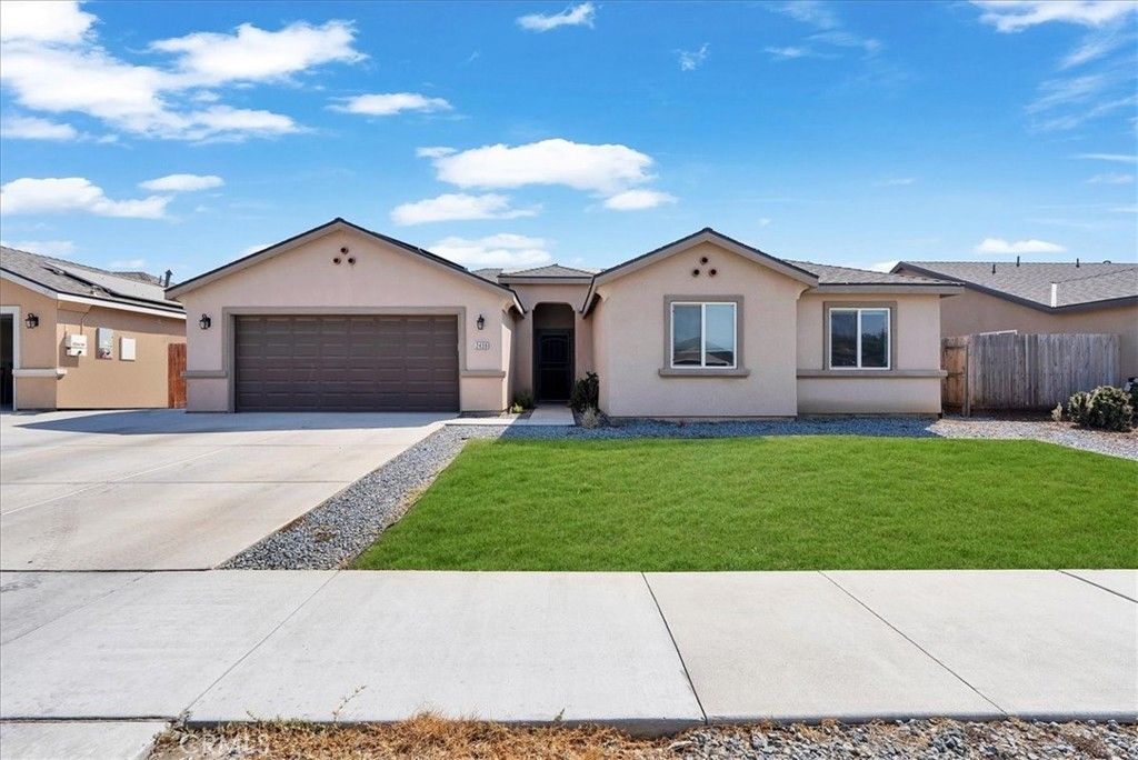 2439 Madeline Drive, Hanford