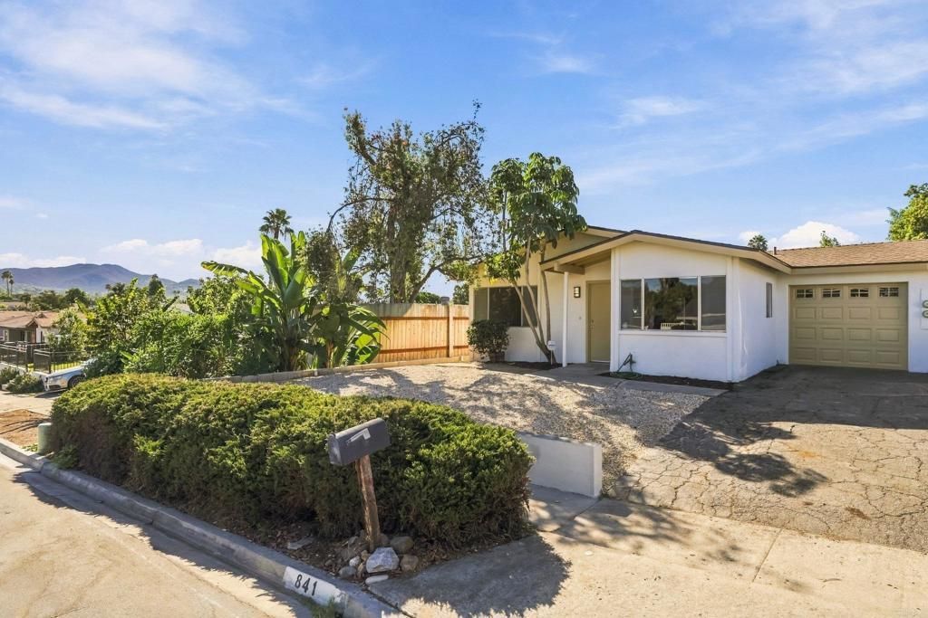 841 Arcadia Avenue, Vista