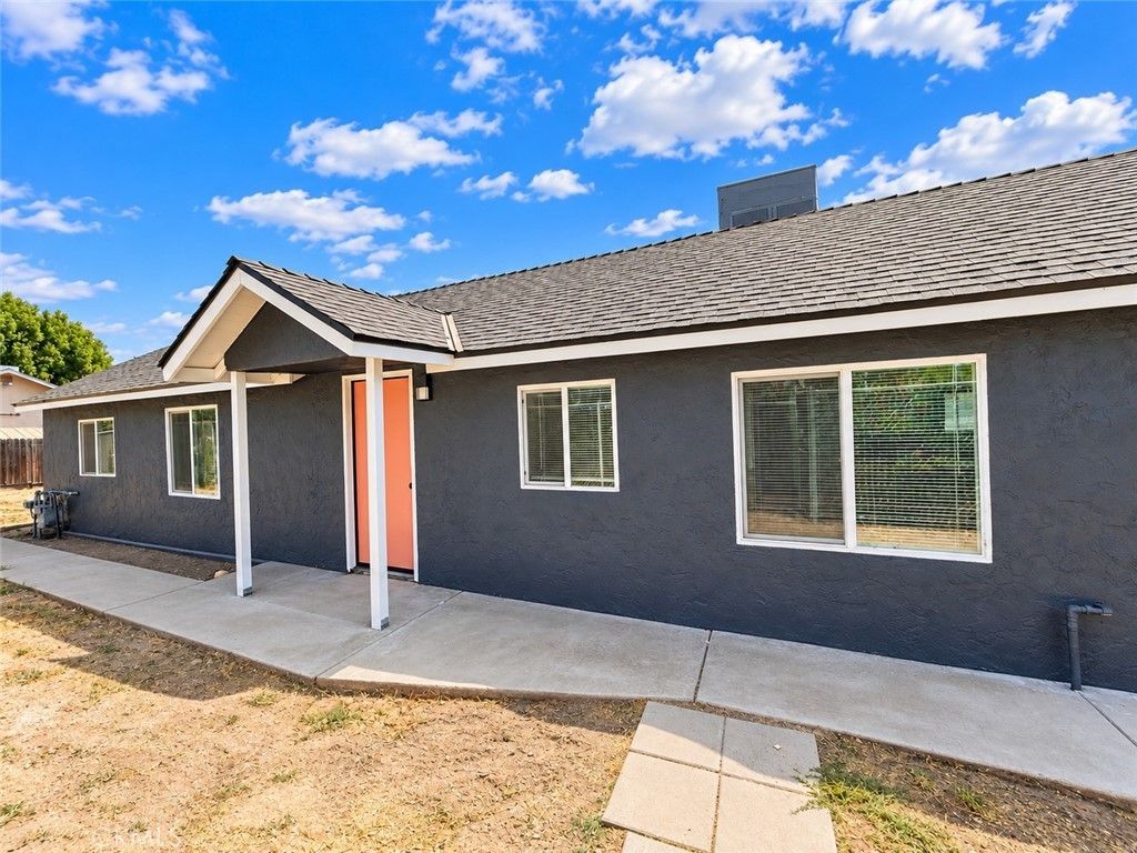 141 W Ashlan Avenue, Fresno