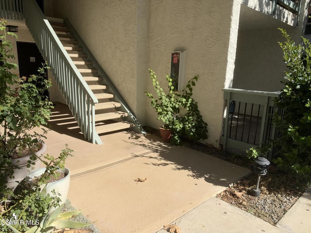4720 Park Granada # 210, Calabasas