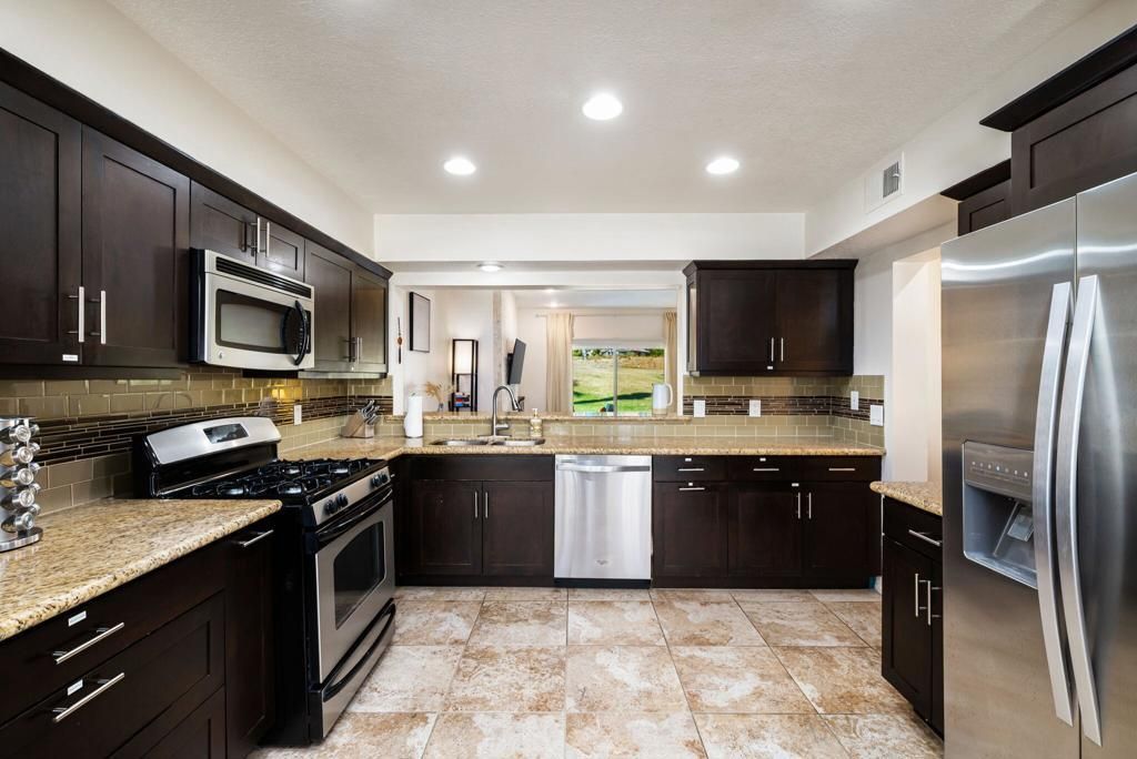 359 Desert Falls Drive E, Palm Desert