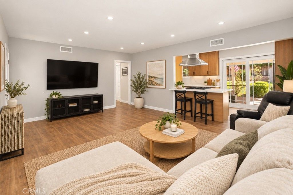 17610 Scherzinger, Canyon Country