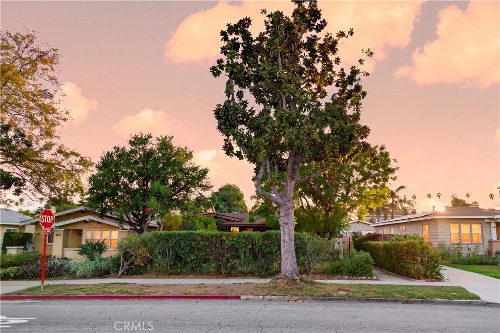 205 S Granada Avenue, Alhambra