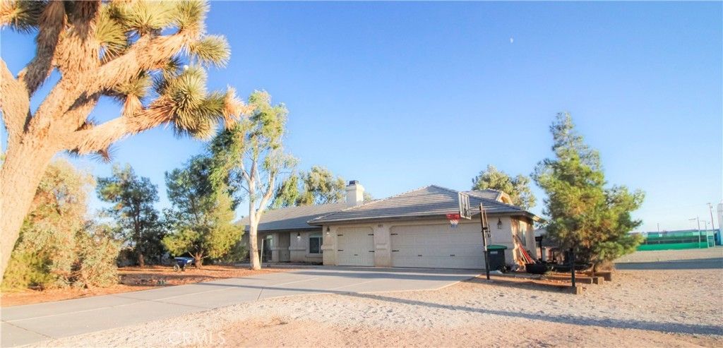 8979 Appleton, Victorville