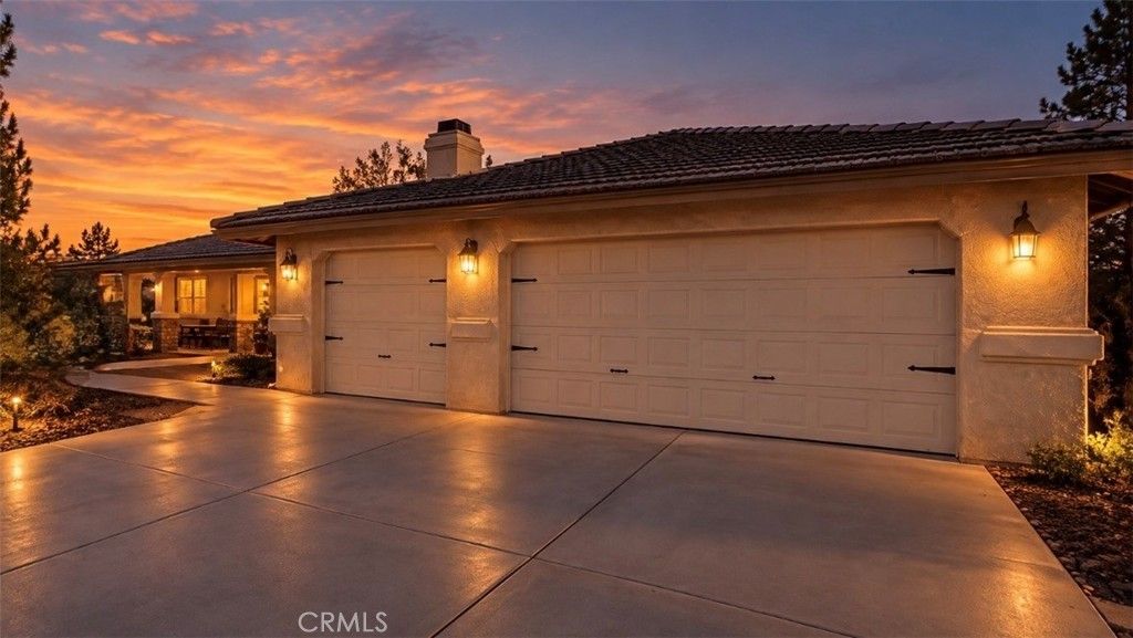 8979 Appleton, Victorville