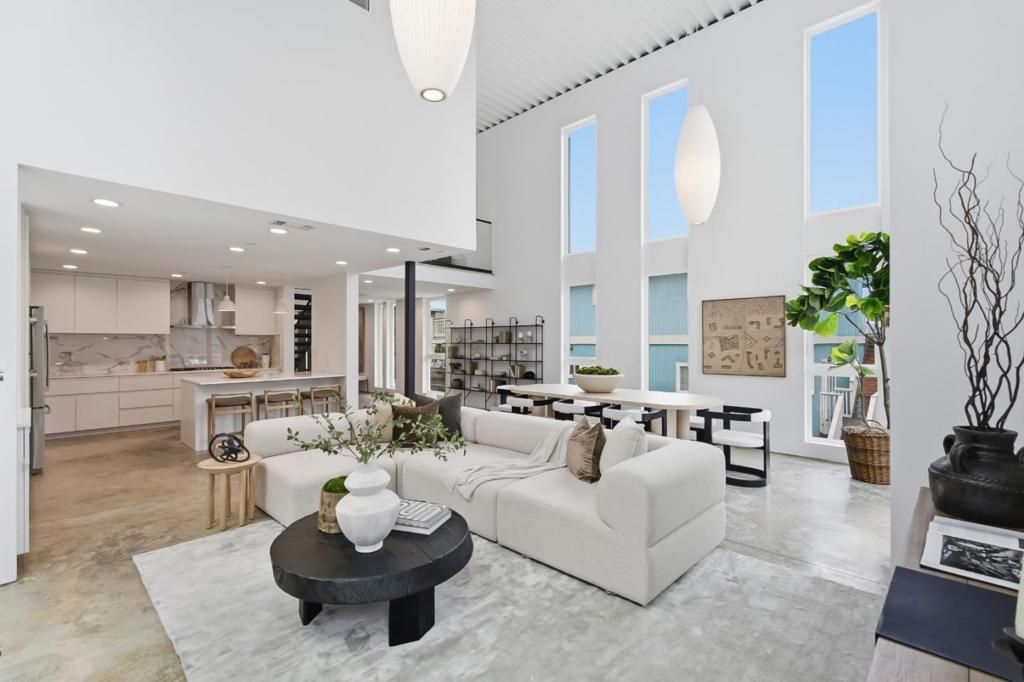 1375 Livingston Avenue, Pacifica