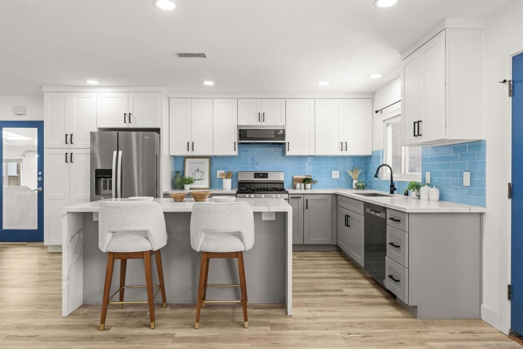 3825 Tiara St, San Diego