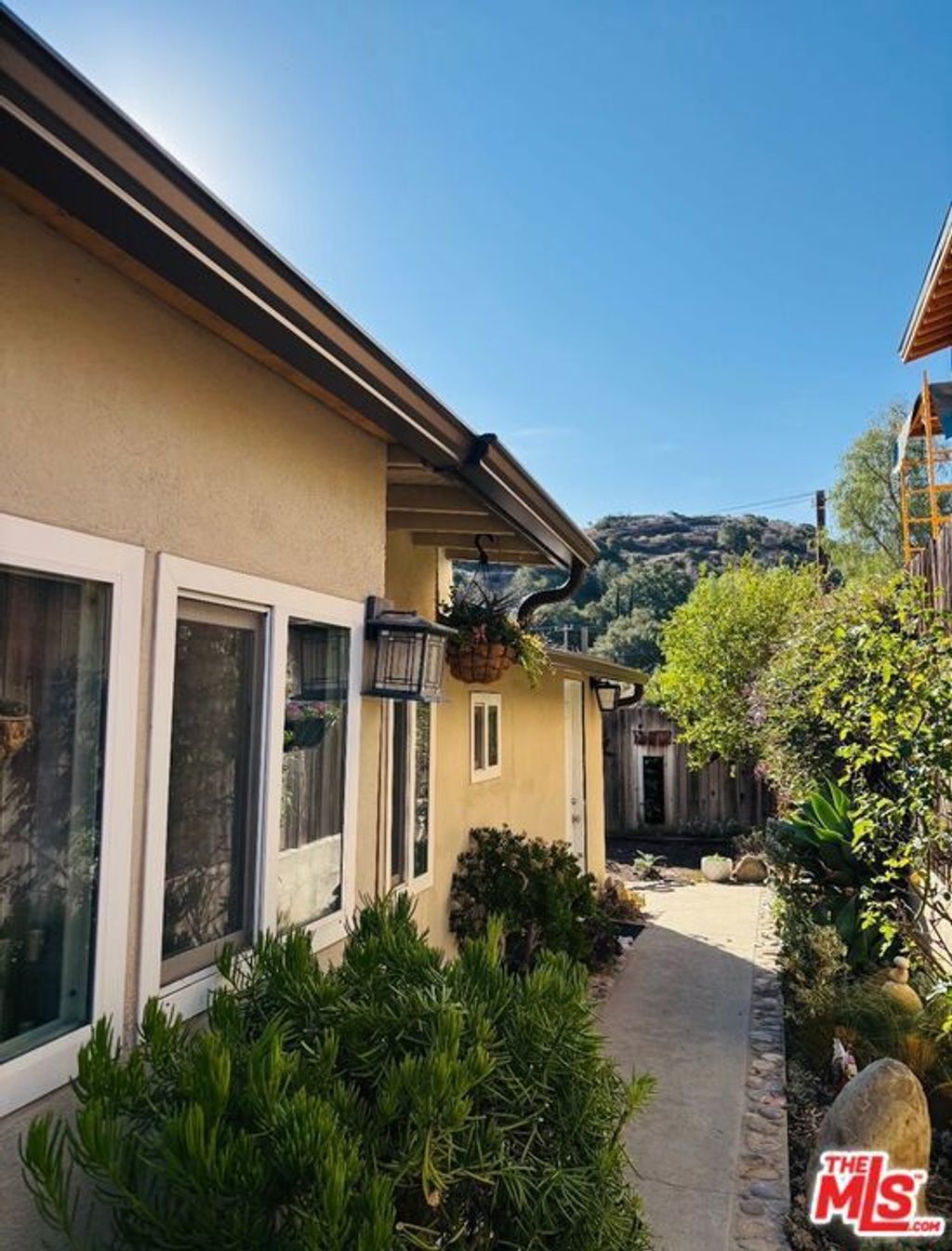 6020 Peppertree Lane, Simi Valley