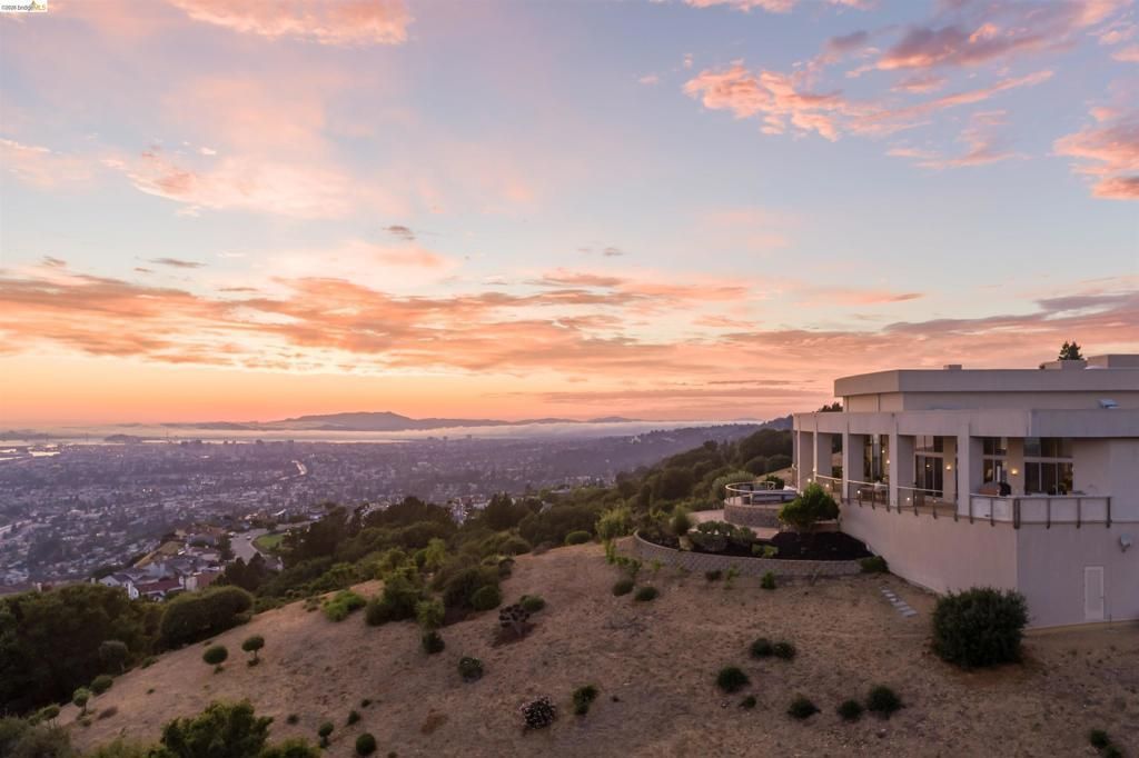 13367 Campus Dr., Oakland