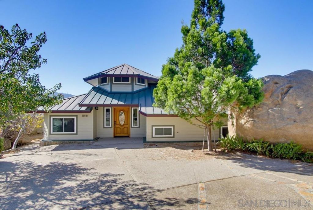 16118 Green Valley Truck, Ramona