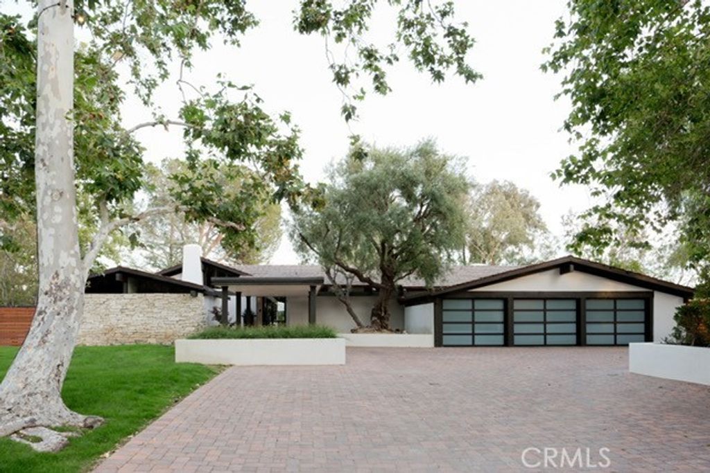 5558 Bill Cody, Hidden Hills