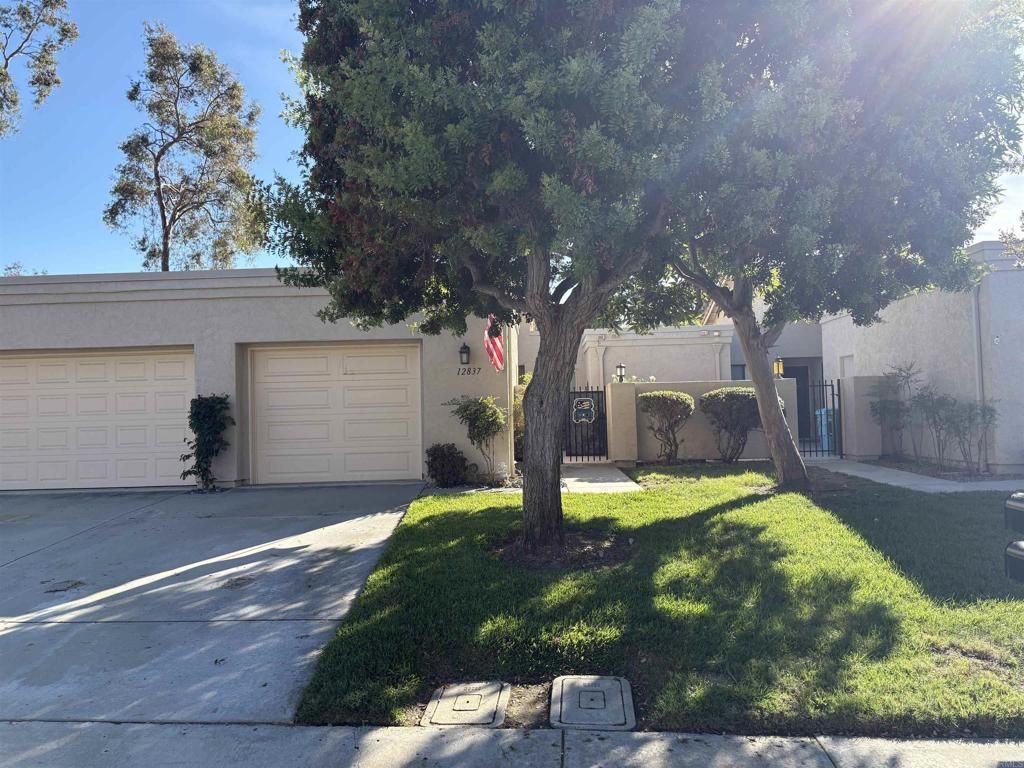12837 Via Moura, San Diego