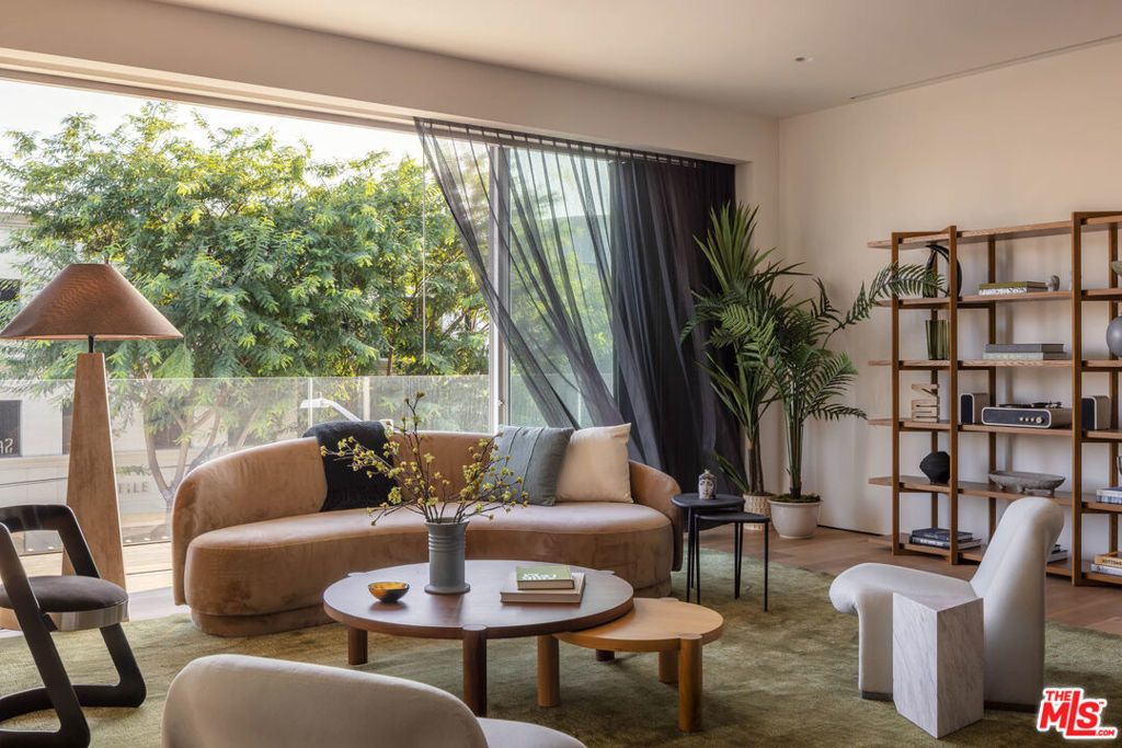 8899 Beverly Boulevard # 4g, Los Angeles