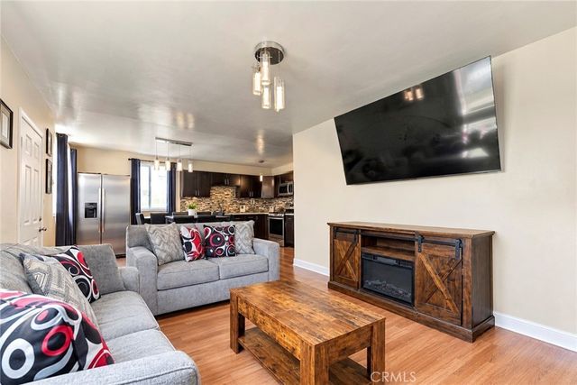 215 76th Place, Los Angeles
