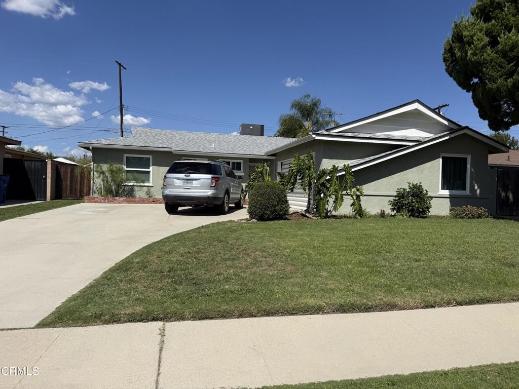 16351 Labrador Street, North Hills