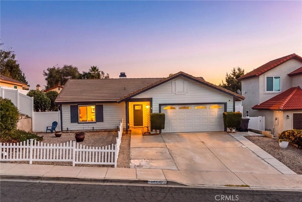 25992 Country Walk Lane, Murrieta