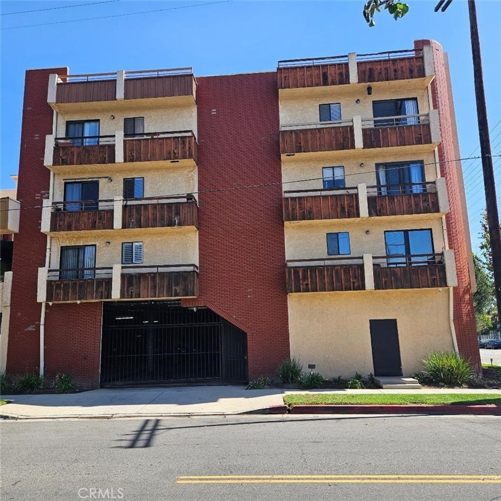 8710 Independence Ave # 202, Canoga Park